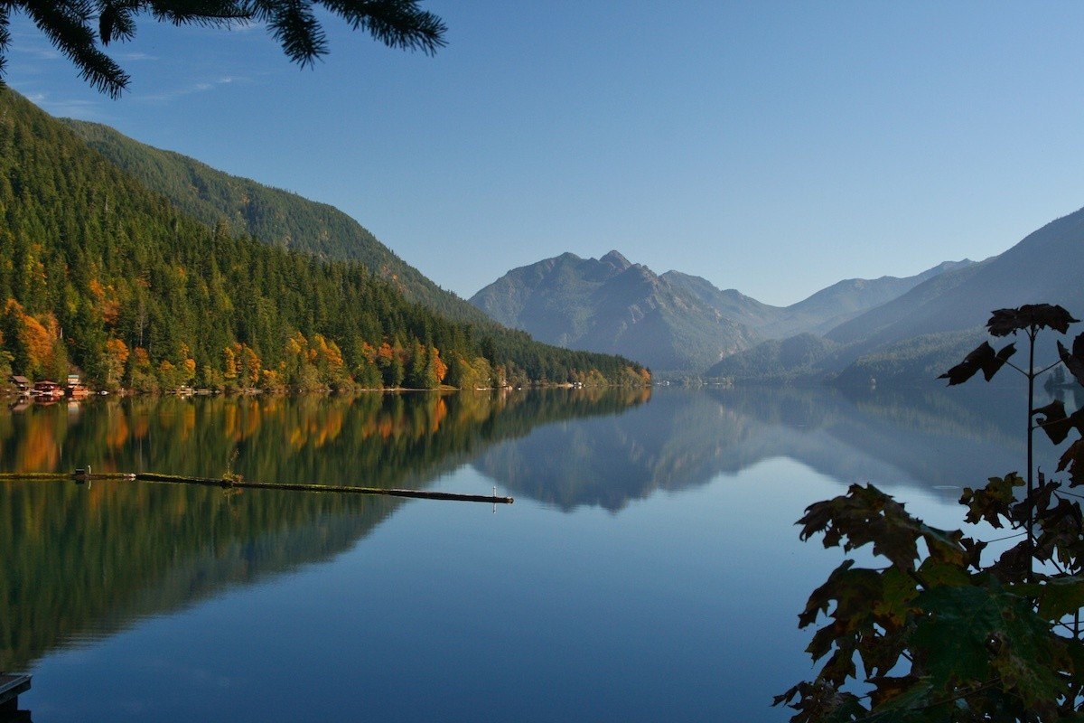 Cressent Lake along an Olympic Peninsula Road Trip - Photo by: Mike Shubic of MikesRoadTrip.com