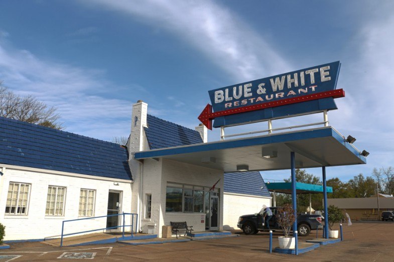 BlueandWhite-restaurant