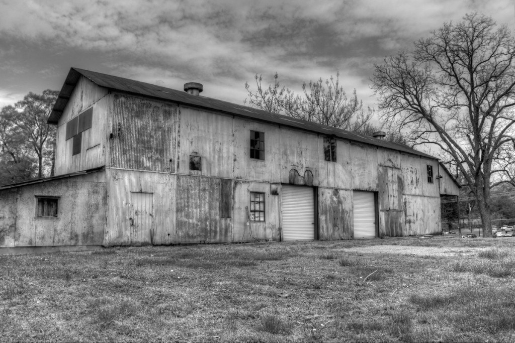 Hernando-MS-old-building-B&W