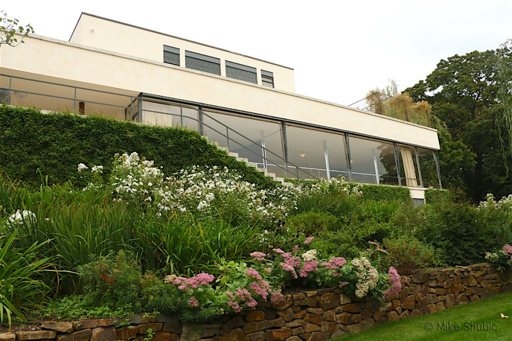 Villa Tugendhat exterior by MikesRoadTrip.com