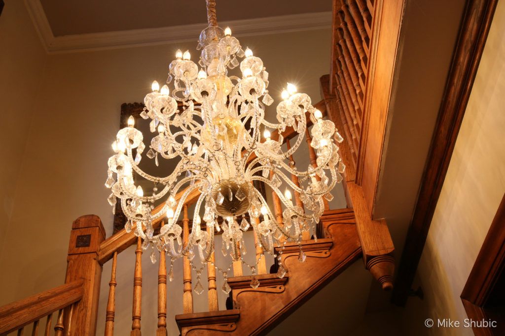 chandelier from gone with the wind at Hines Mansion