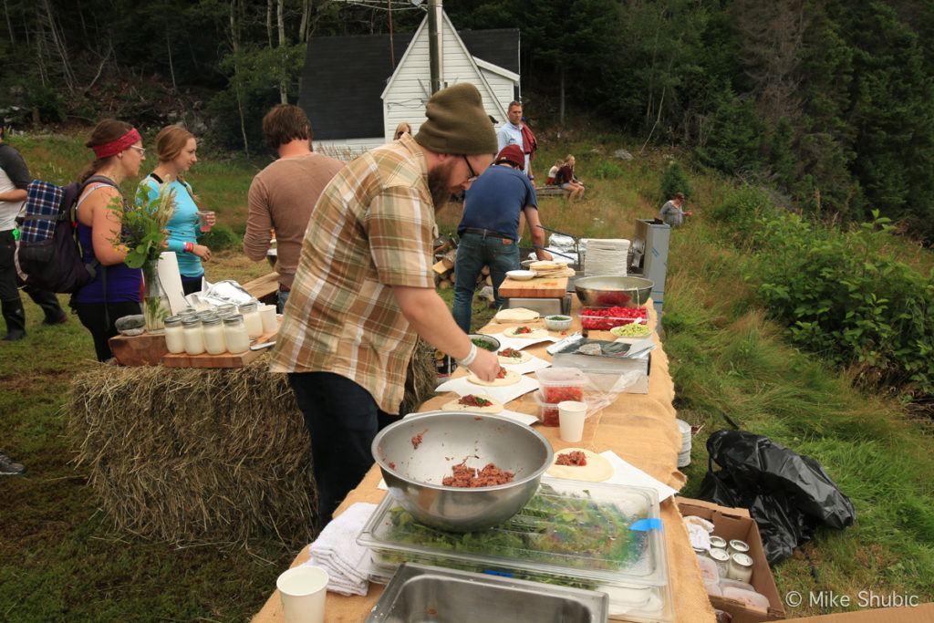 Chef preparing food at The Gathering Chef Hike - Photo by MikesRoadTrip.com