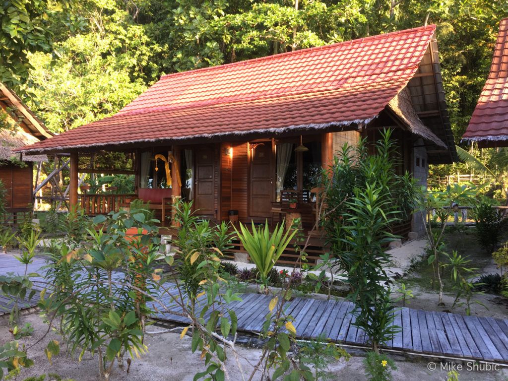 Raja Ampat Dive Lodge bungalow 