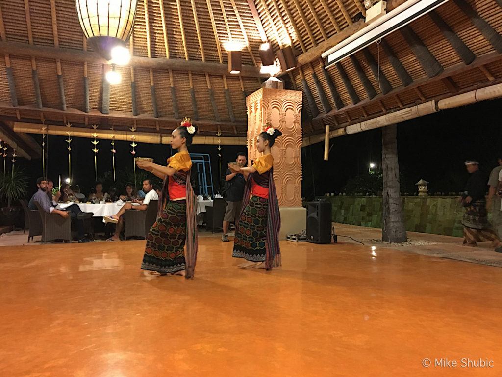 Traditional Indonesian entertainment in Lombok by MikesRoadTrip.com