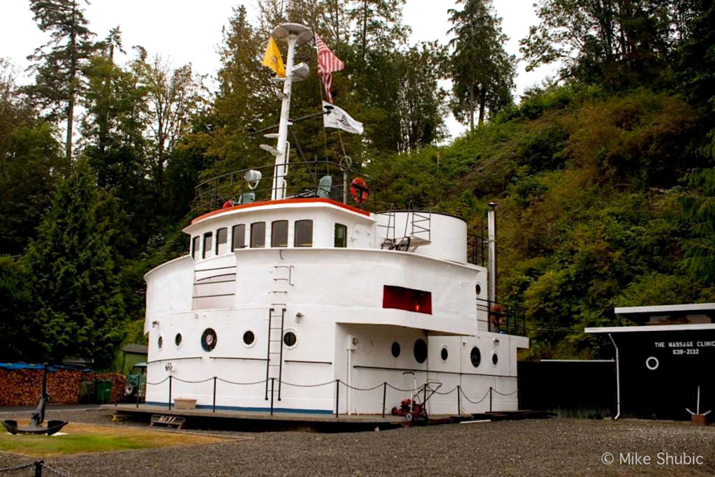 House made from a boat - photo by: Mike Shubic of MikesRoadTrip.com