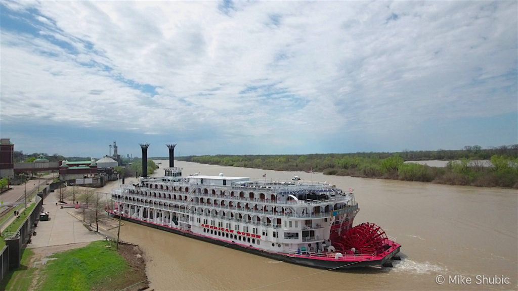 Mississippi Riverboat by MikesRoadtrip.com