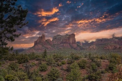 Butte-in-Sedona-with-dramatic-sky