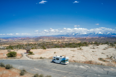 Cruise-America-RV-at-Scenic-overlook-in-Utah