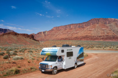 Cruise-America-RV-off-Hwy-copyright