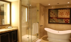 L’auberge Casino Resort suite bathroom