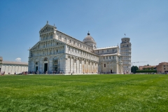 Leaning-Tower-of-Pisa-plaza