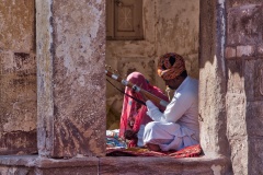 Street-performer