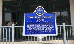 Blues sign in front of Hollywood Cafe Tunica