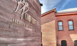 BB-King-museum-sign-enterance-HDR