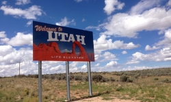 Welcome-to-Utah-Sign