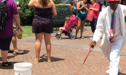 Living statue of Man walking dog in New Orleans