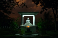 Budda-near-Stupa-Unawatuna