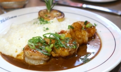 BBQ Shrimp and Grits at Tableau restaurant