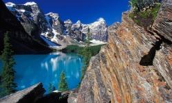 Moraine Lake in Banff, Alberta Moraine Lake in Banff, Alberta