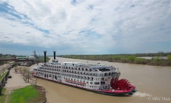 Mississippi river boat