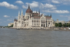 Parliament-Building-in-Budapest-vertical