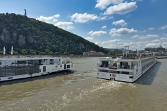 Viking-Bragi-and-Rinda-on-the-River Viking-Bragi-and-Rinda-on-the-River