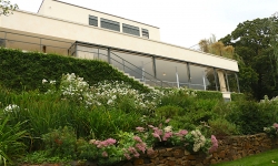 Villa Tugendhat outside