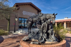 Desert-Caballeros-Western-Museum