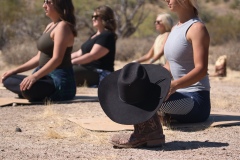 Yoga-in-the-desert-18