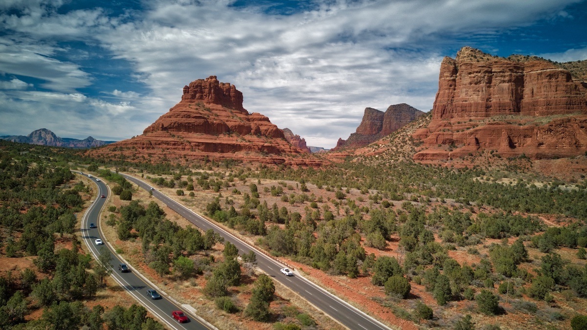 Southwest road trip through Oak Creek Village in Sedona Arizona by MikesroadTrip.com