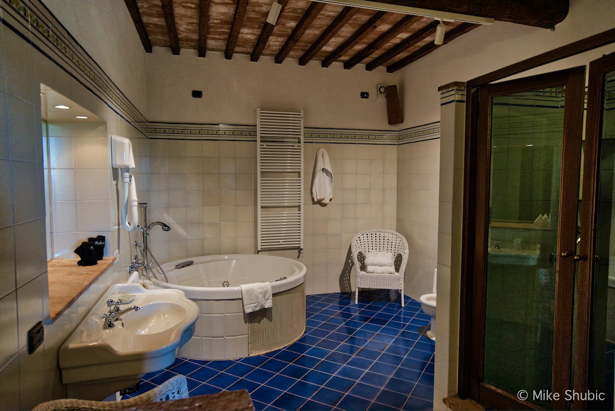 Bathroom at La Chiusa Hotel for Cook in Tuscany - photo by: Mike Shubic of MikesRoadTrip.com