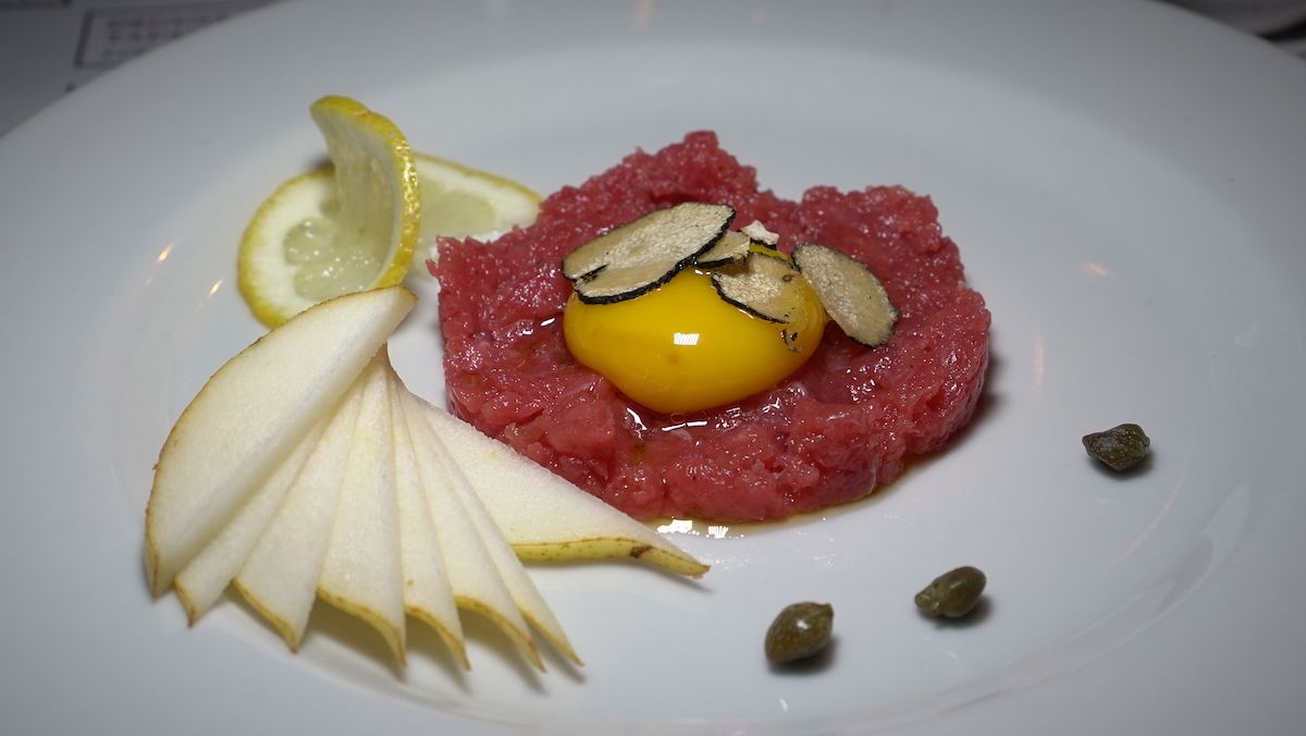 Beef tartare at Fortezza di Sorano - Photo by: Mike Shubic of MikesRoadTrip.com