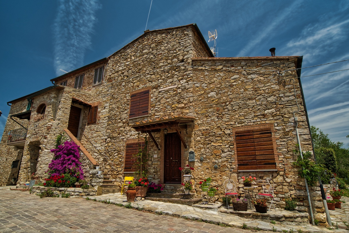 Small village of Pratra Tuscany Italy by Mike Shubic of MikesRoadTrip.com