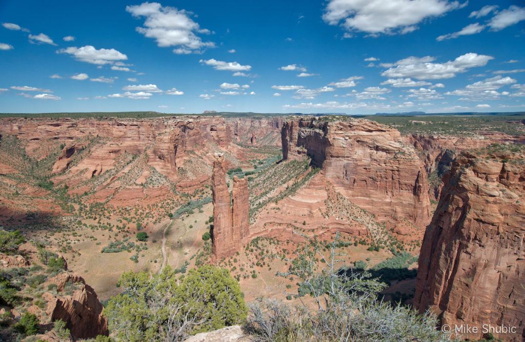 Canyon De Chelly lookout - Photo by Mike of MikesRoadTrip.com