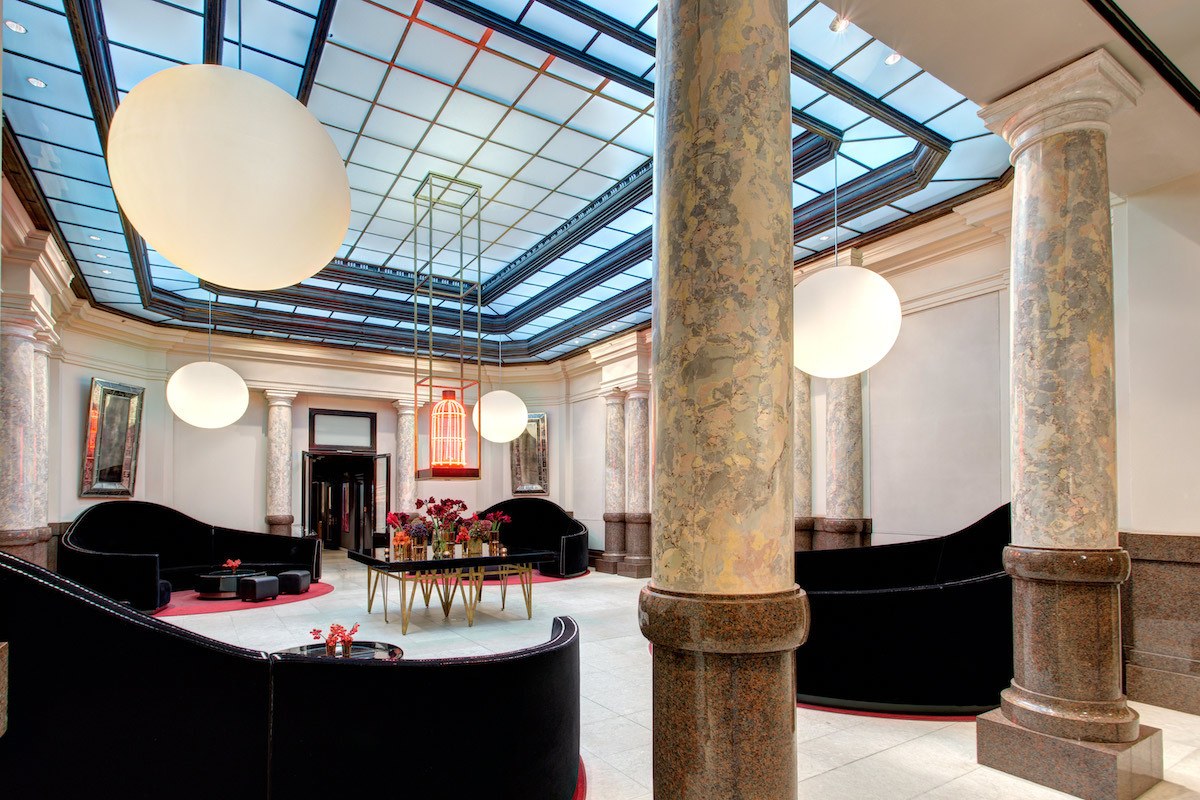 Berlin Hotel De Rome lobby