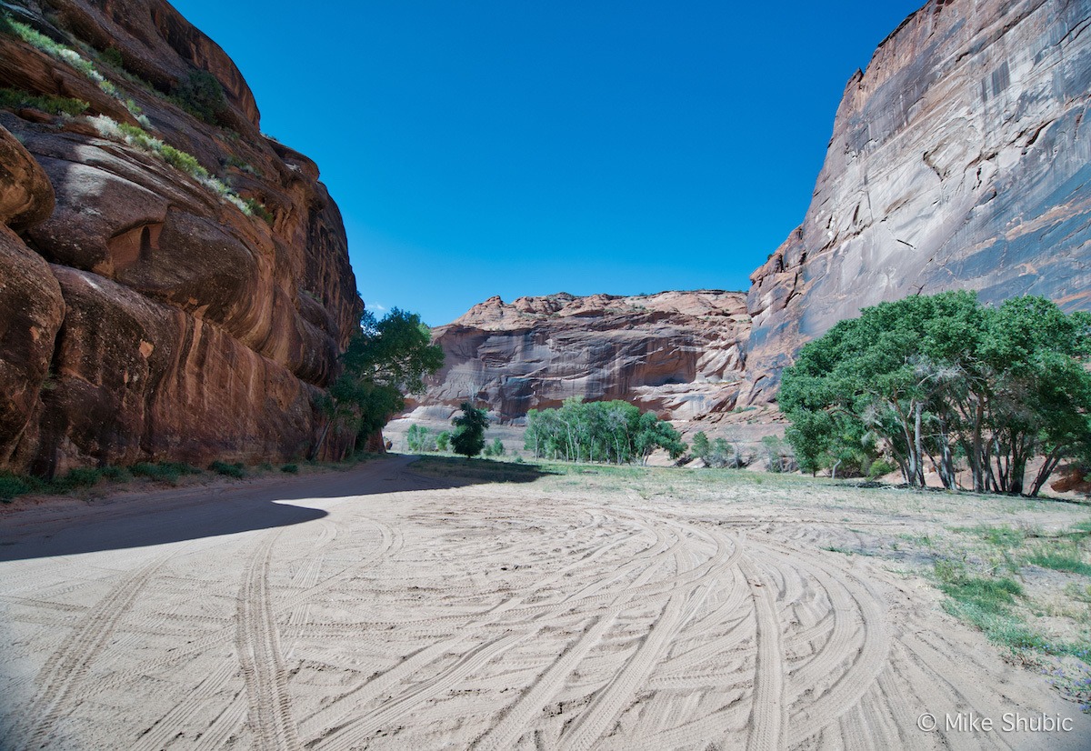 Valley floor of Canyon De Chelly by MikesRoadTrip.com