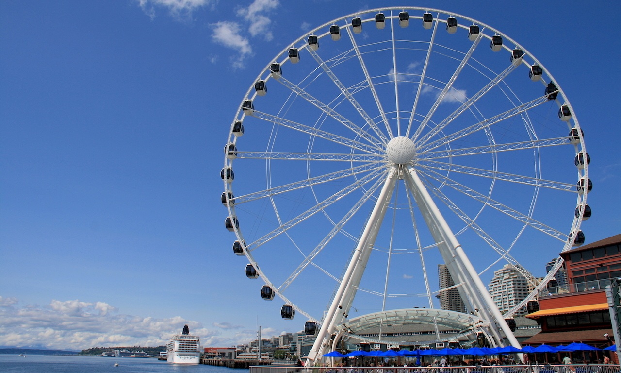 The Seattle Great Wheel is one of the fly-highing romantic Seattle attractions and last on our list - Photo by: Mike-Shubic of MikesRoadTrip.com