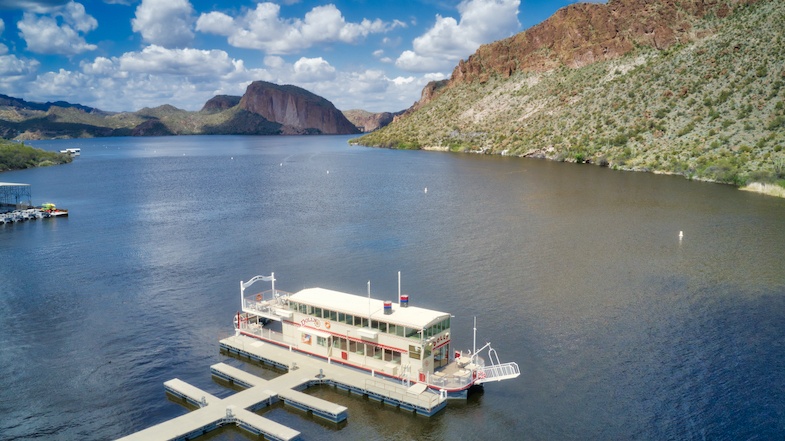 Canyon Lake and Dolly Steamboat - Photo by Mike of MikesRoadTrip.com