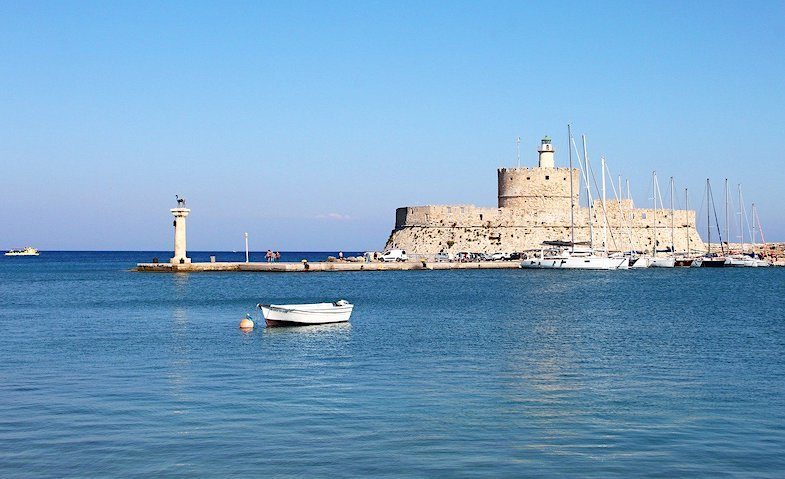 Holiday road trips in Greece to Rhodes