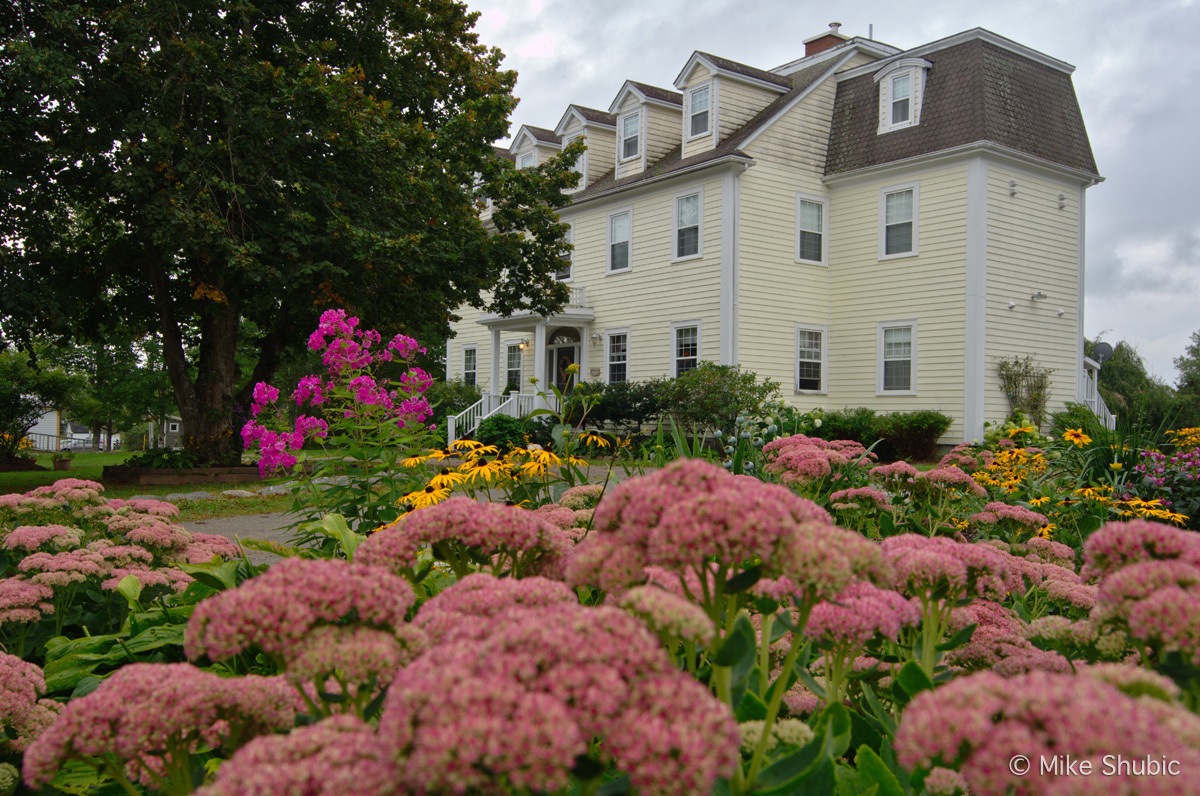 DesBarres Mannor in Nova Scotia by MikesRoadTrip.com