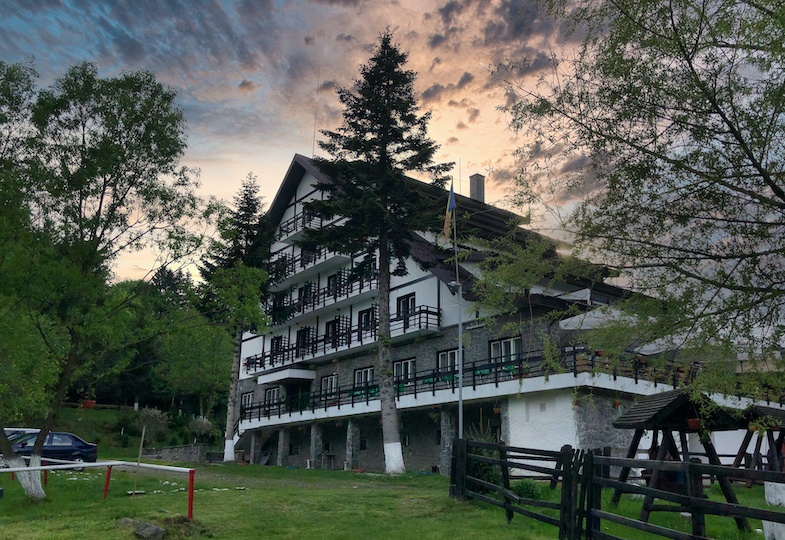 hotels along Transfagarasan highway