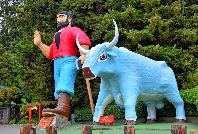 One of the most iconic California roadside attractions is the Paul Bunyan and Babe the Blue Ox statue