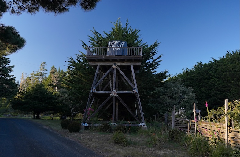 Entrance of the Brewery Gulch Inn in Mendocino